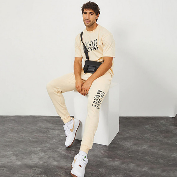 https://hypepulse.in/vi/products/men-cream-colored-solid-slim-fit-cotton-joggers