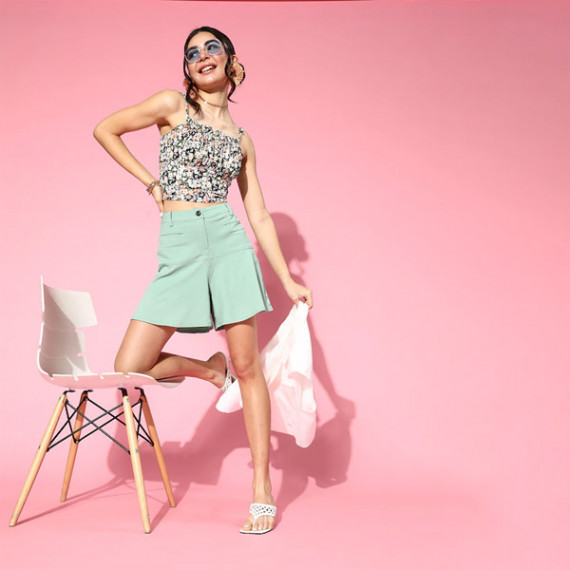 https://hypepulse.in/products/women-green-shorts