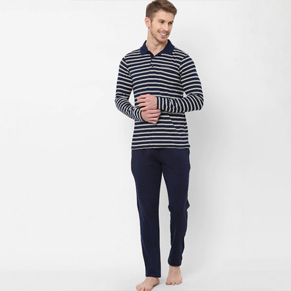 https://hypepulse.in/products/men-navy-blue-white-printed-night-suit