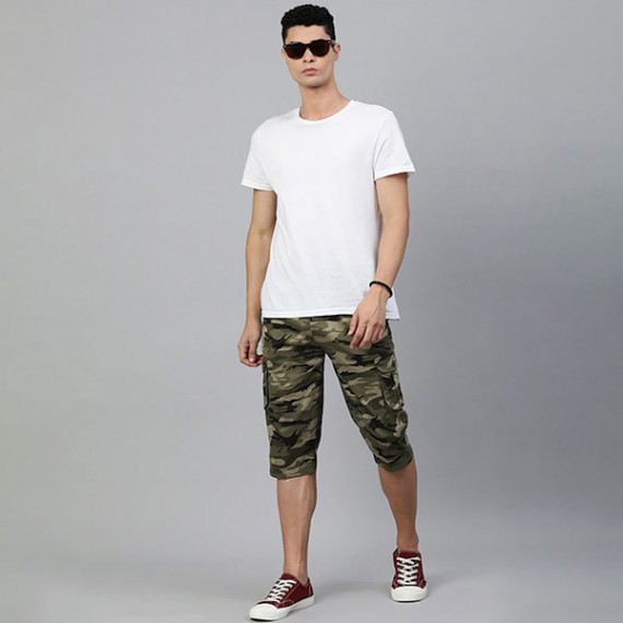 https://hypepulse.in/vi/products/men-olive-green-beige-camouflage-printed-pure-cotton-34th-cargo-shorts