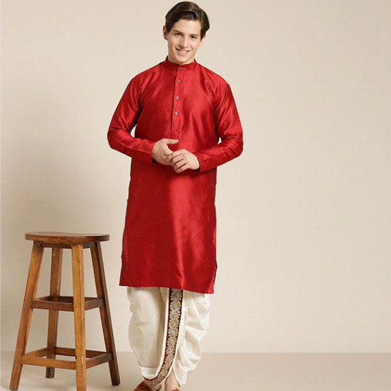 https://hypepulse.in/products/mens-cream-coloured-pure-cotton-double-layer-dhoti-gold-zari-border